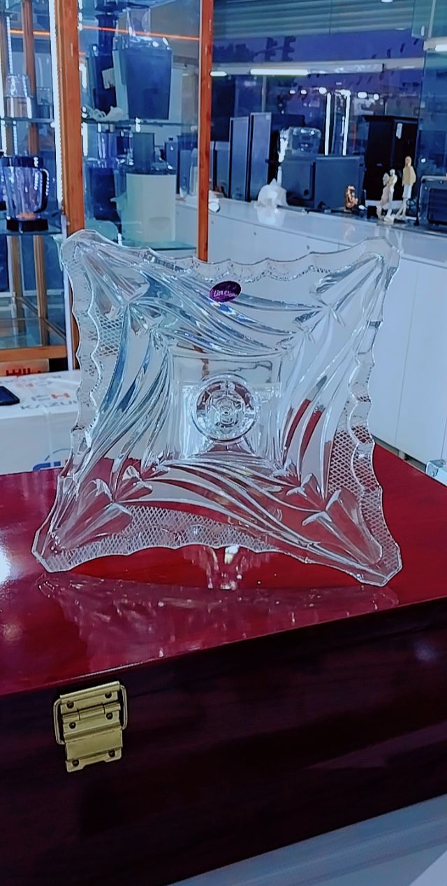 شیرینی خوری پایه دار تراش