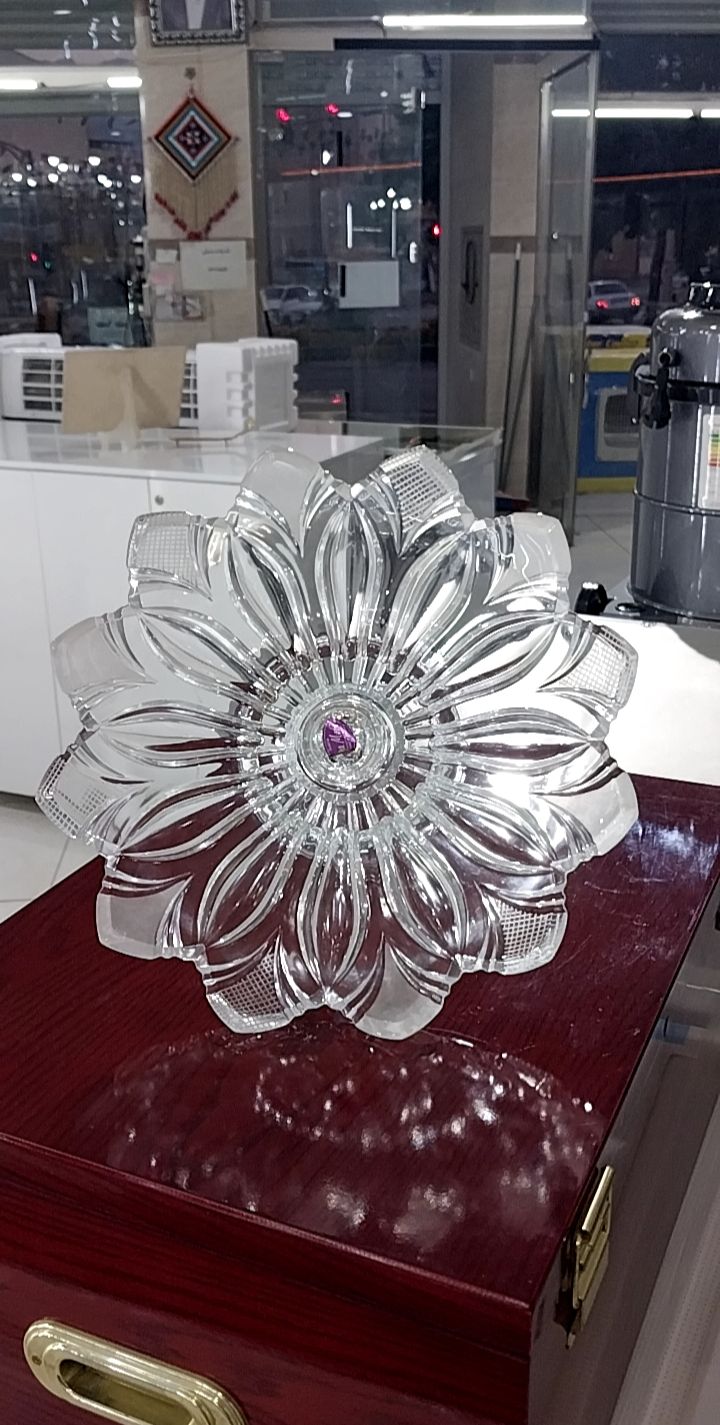 شیرینی خوری پایه دار تراش
