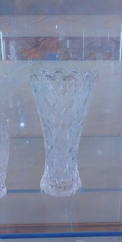 گلدان کمر باریک